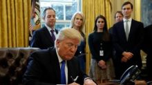 Trump confirma la construcción del muro y firmará una orden para prohibir la entrada de la mayoría de refugiados